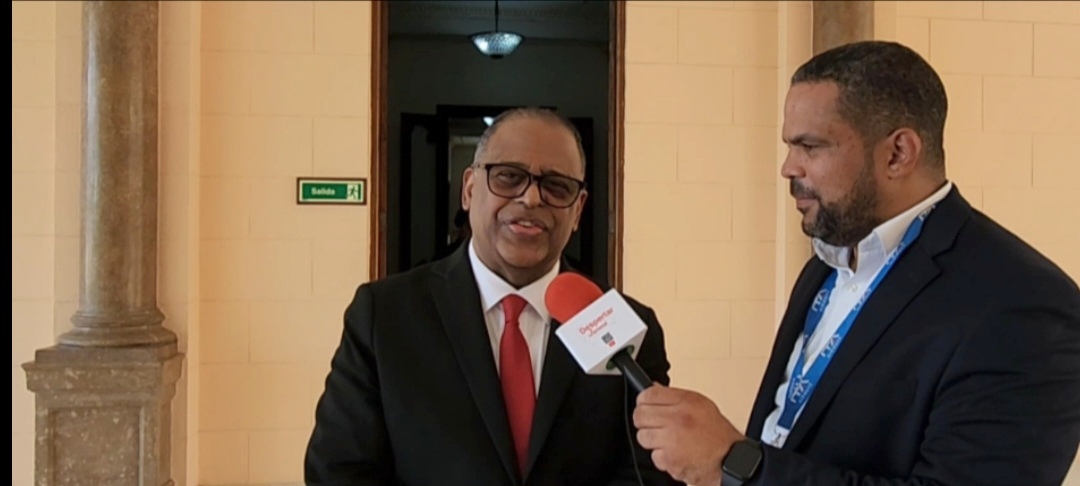 WILFRIDO VARGAS Y MOISES GONZALEZ