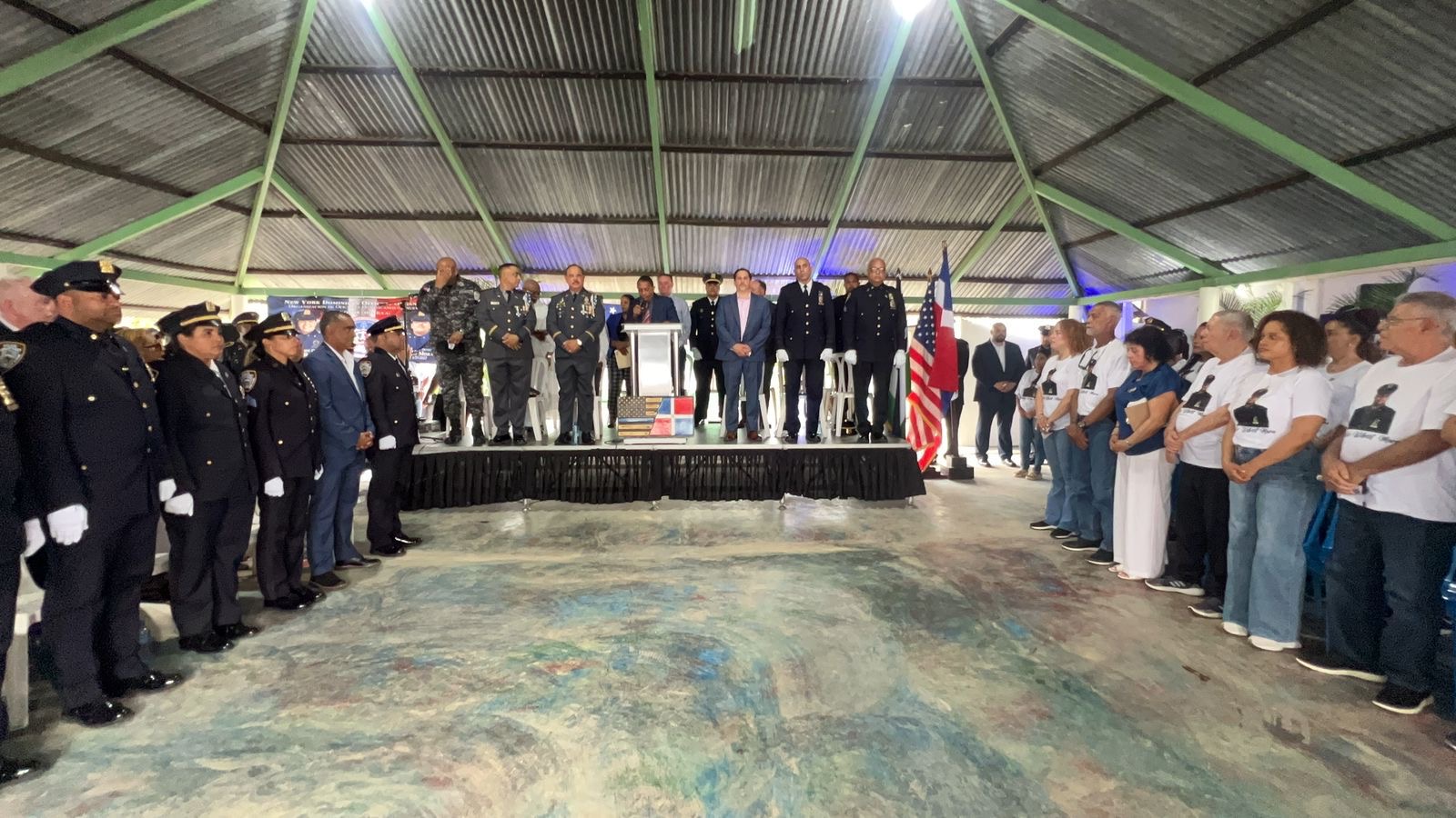 Homenaje A Policia Caido En Ny