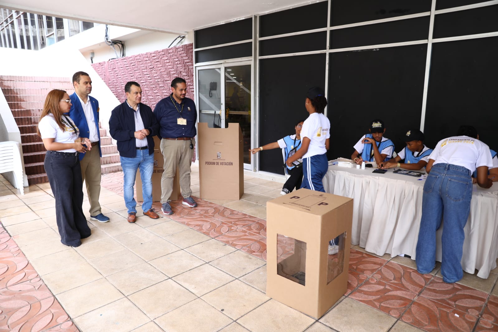 8. Pdte JCE Jaquez Liranzo Mario Nunez Dir. De Elecciones Ariel Liranzo Dir De Gestion Humana Y Suedi Leon Dir De Com