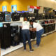 Inspectores De Pro Consumidor Supervisando Las Ofertas De Establecimientos Con Motivo Al Dia De Los Padres