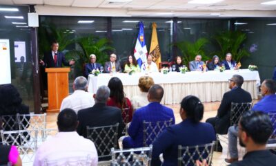 3. Presidente De La JCE Y De La Junta De Regentes Del IESPEC Se Dirige Al Publico