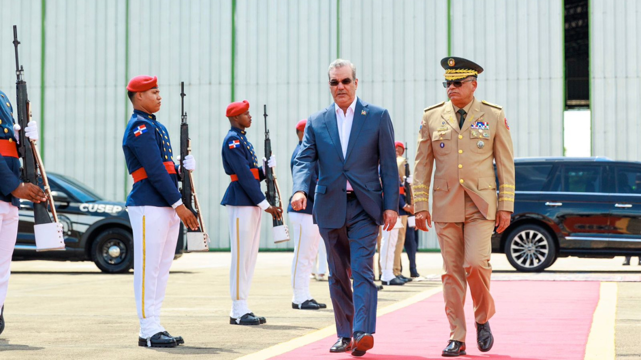 Presidente Sale A Mexico