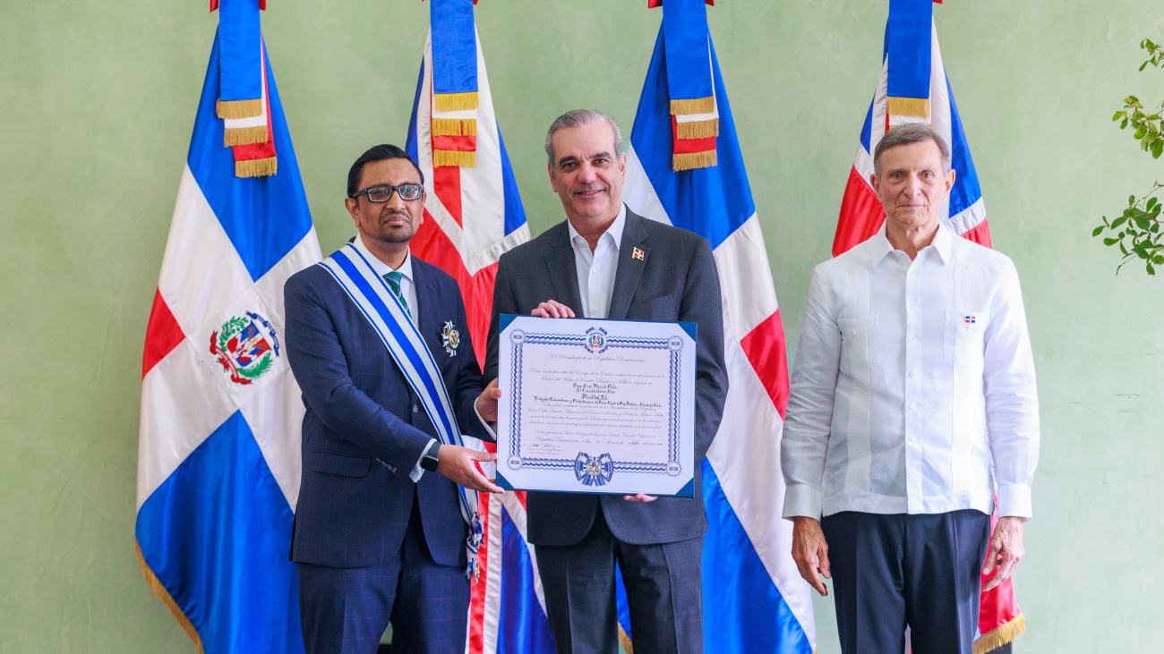 EMBAJADOR DEL REINO UNIDO