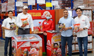 Ejecutivos De Del Corral Y PriceSmart Durante La Presentacion De La Linea De Productos Avicolas