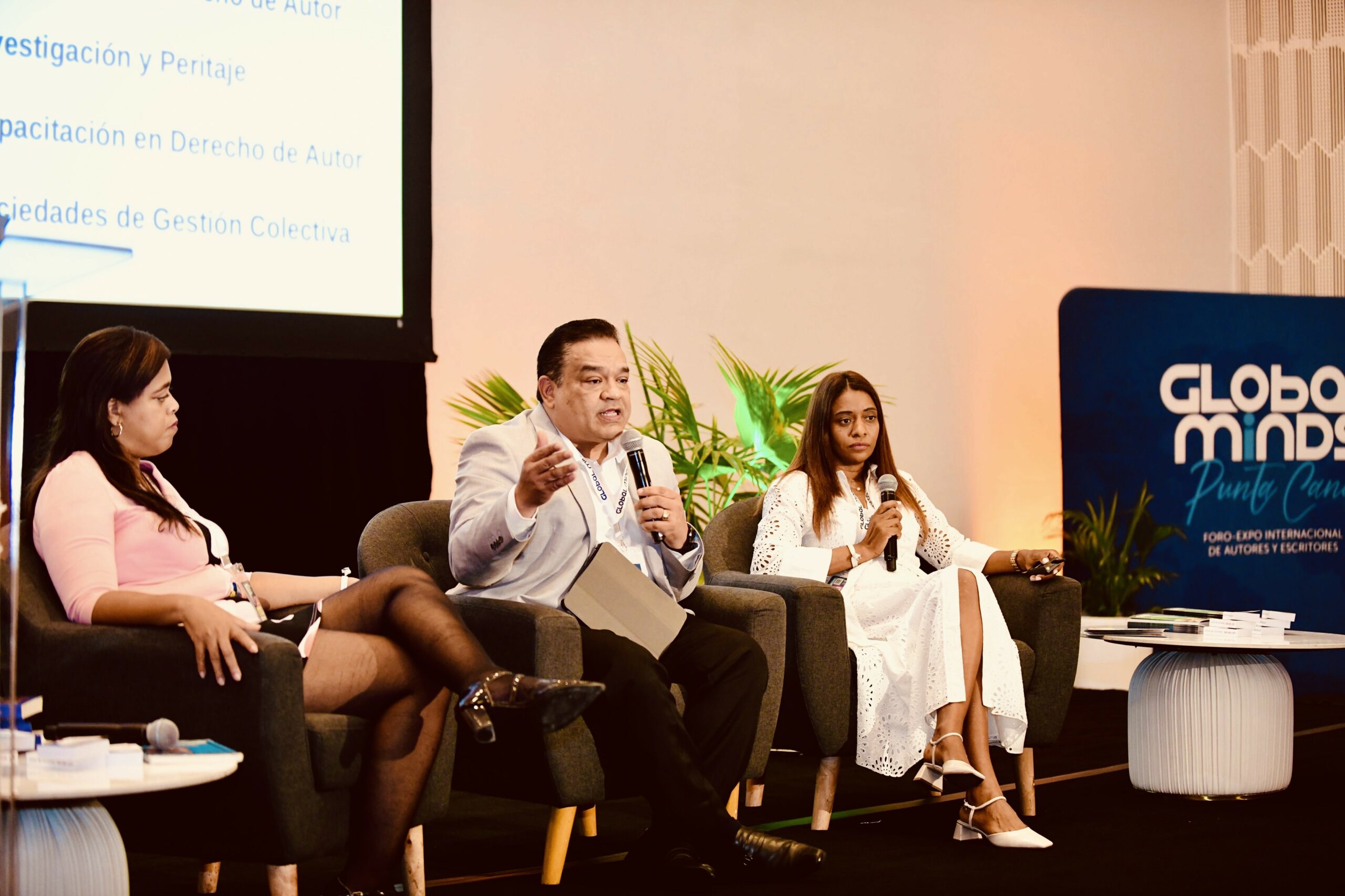 En El Foro Se Discutieron Asuntos Relacionados Con El Derecho De Autor Scaled