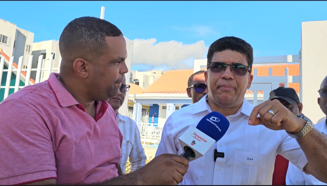 Dio Astacio Y Moises Gonzalez Sobre Haitianos