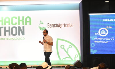 Claudio Caamano Velez Durante Su Exposicion En El Hackathon Agro Tecnologico 2024