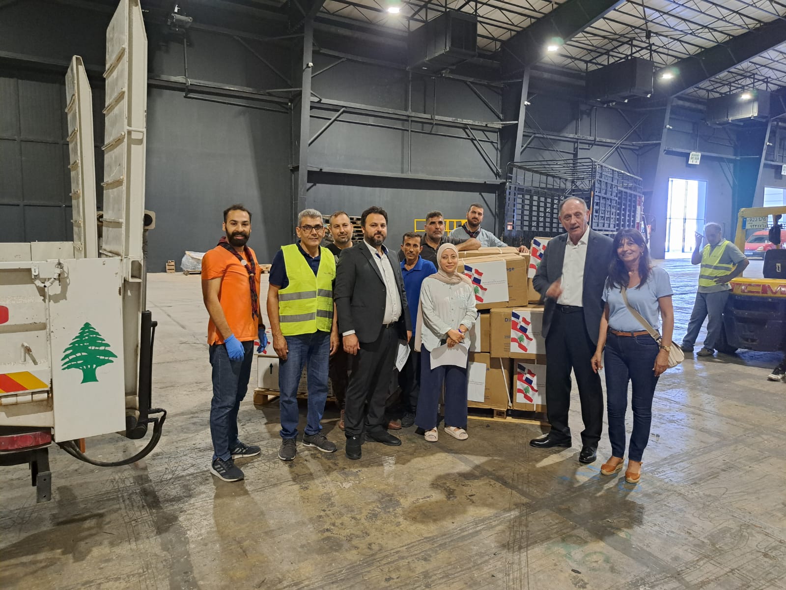 Foto De La Entrega De Ayuda Humanitaria A La Republica Del Libano