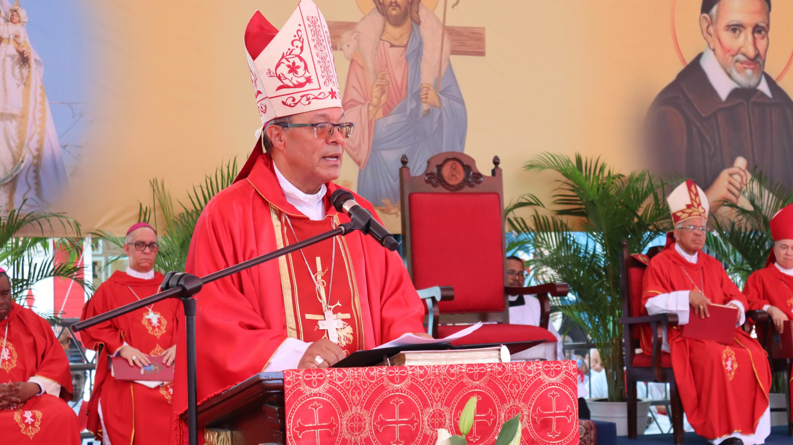 Mons. Faustino Burgos En La Homilia Scaled