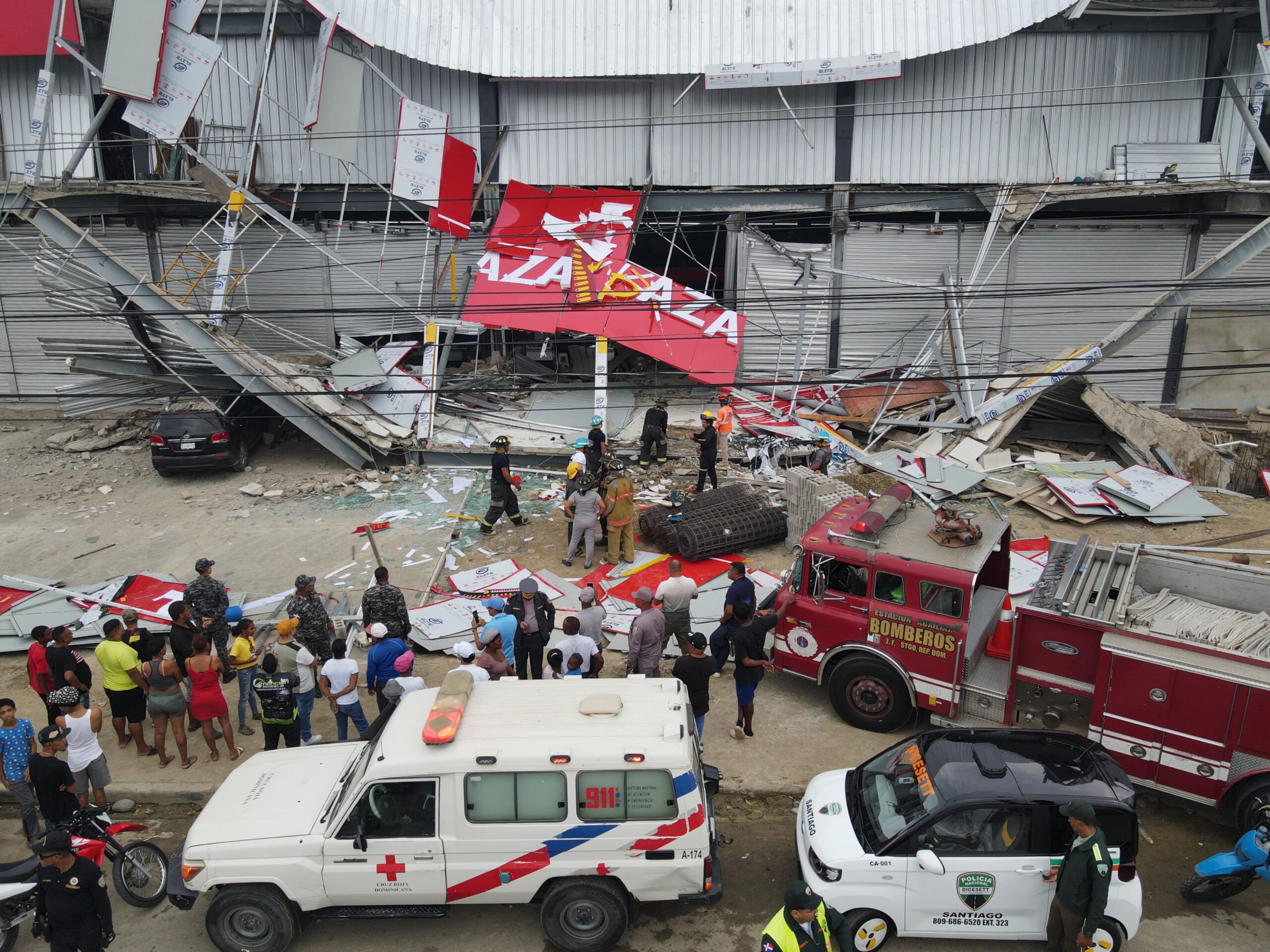 Sistema 911 Coordina Rescate Tras Derrumbe En Local Comercial De Santiag Scaled
