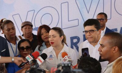 La Directora General De Superate Gloria Reyes Explica A Medios De Comunicacion El Proceso De Entrega Del Bono Navideno En SDE