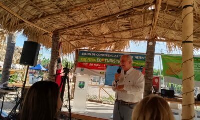 Foto 1 El Presidente Fundador De La Fundacion Ciencia Y Arte Jose Serulle Ramia Habla En Una De Las Actividades De La Feria