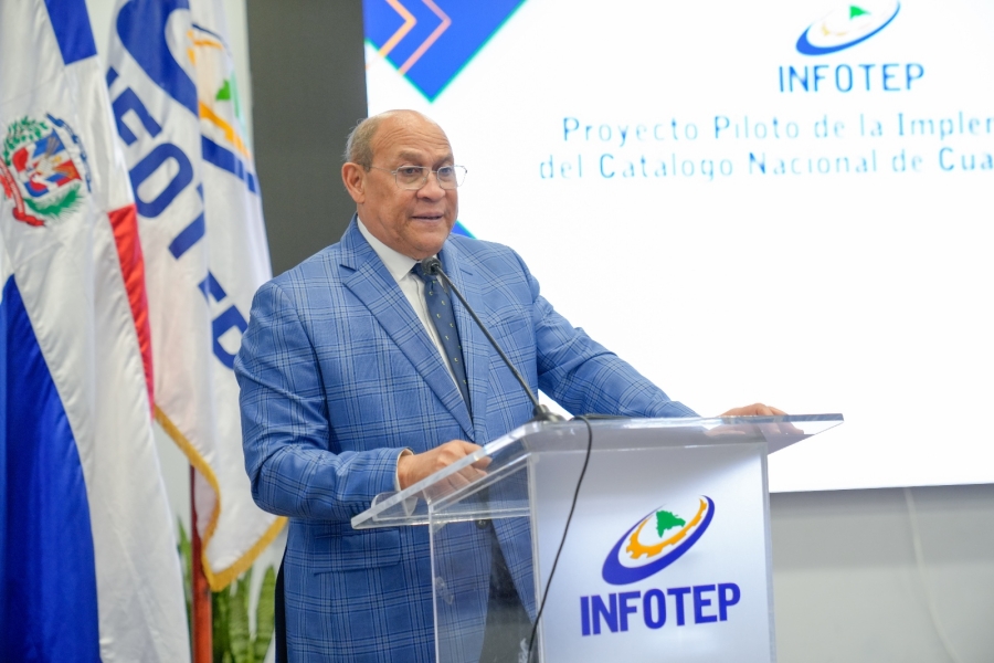 Rafael Santos Badia Director General Del INFOTEP 21