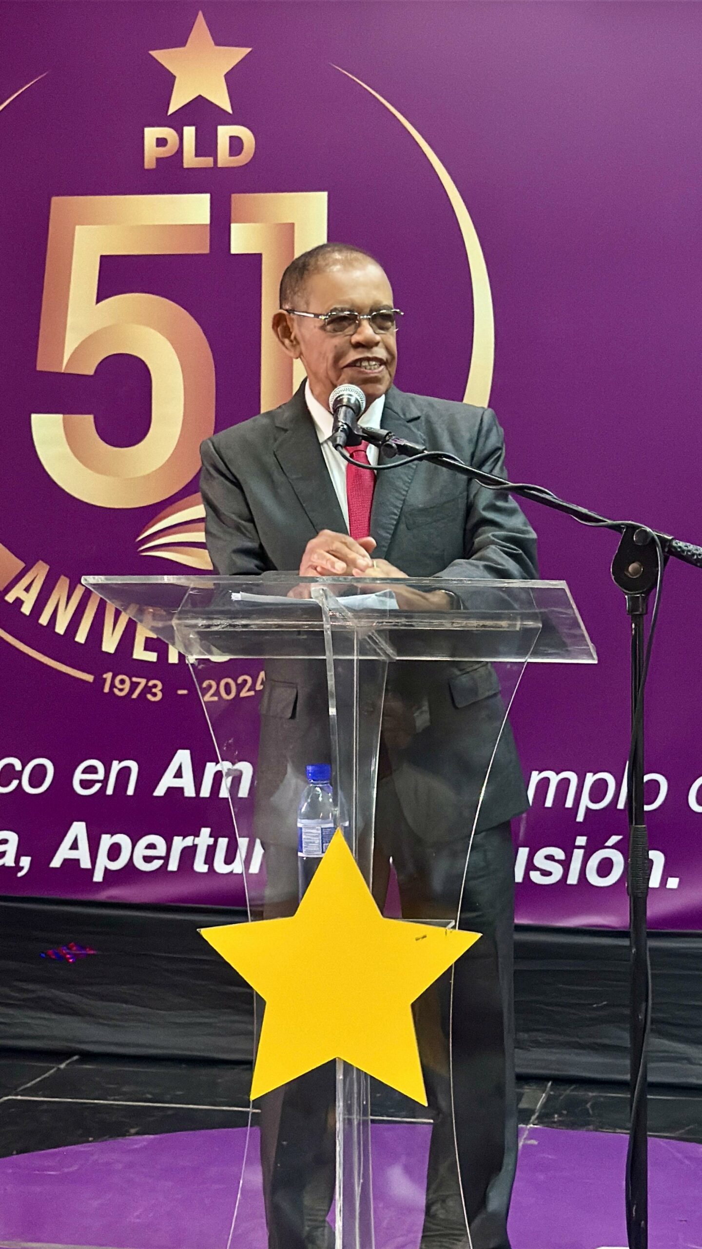 Lidio Cadet define la política como algo enaltecedor - Últimas Noticias ...