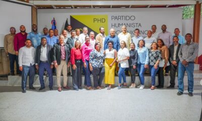 Foto Parte De Los Dirigentes Del PHD Asistentes A La Reunion