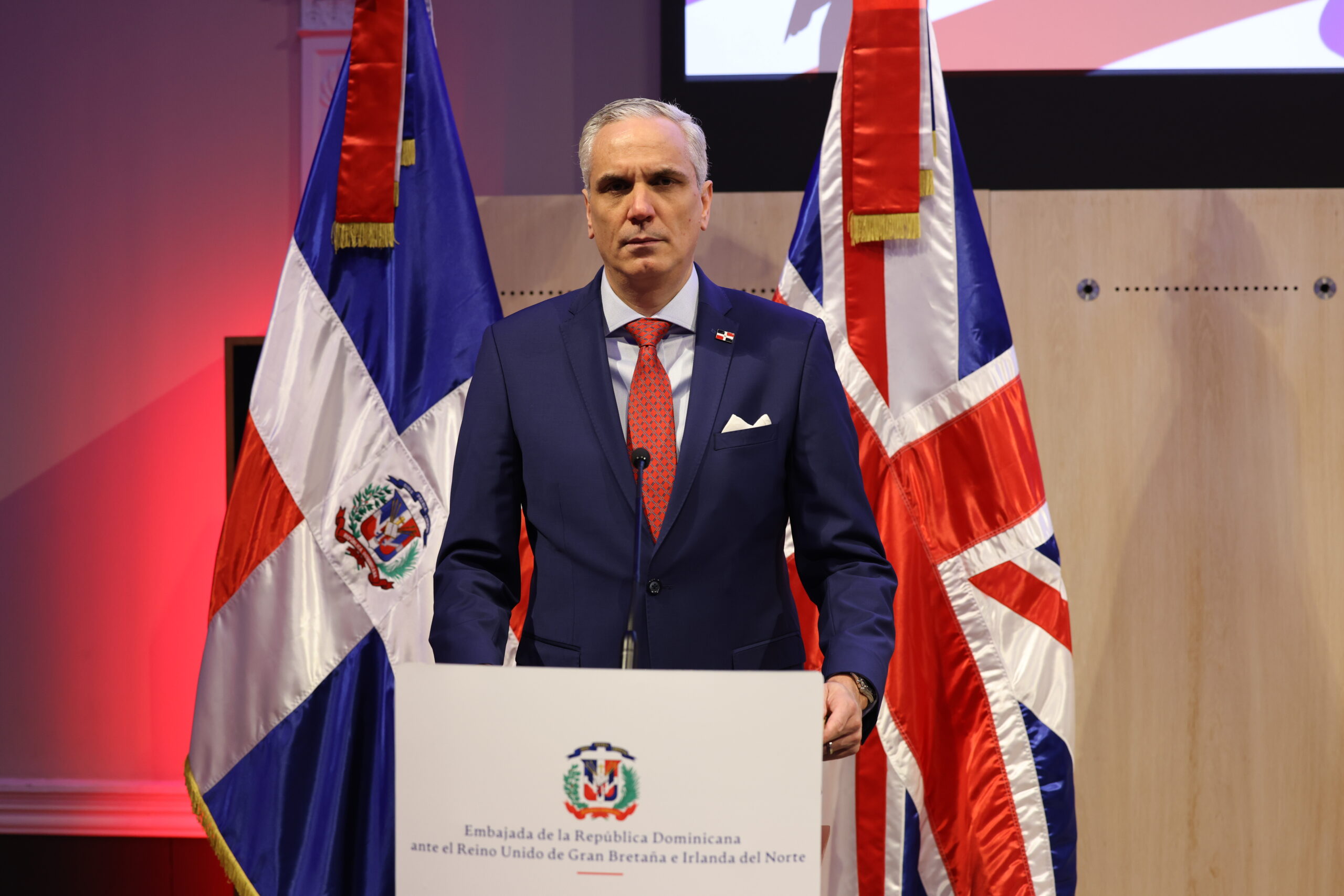 1. Cesar Olmos Corletto Encargado De Negocios A.i Scaled