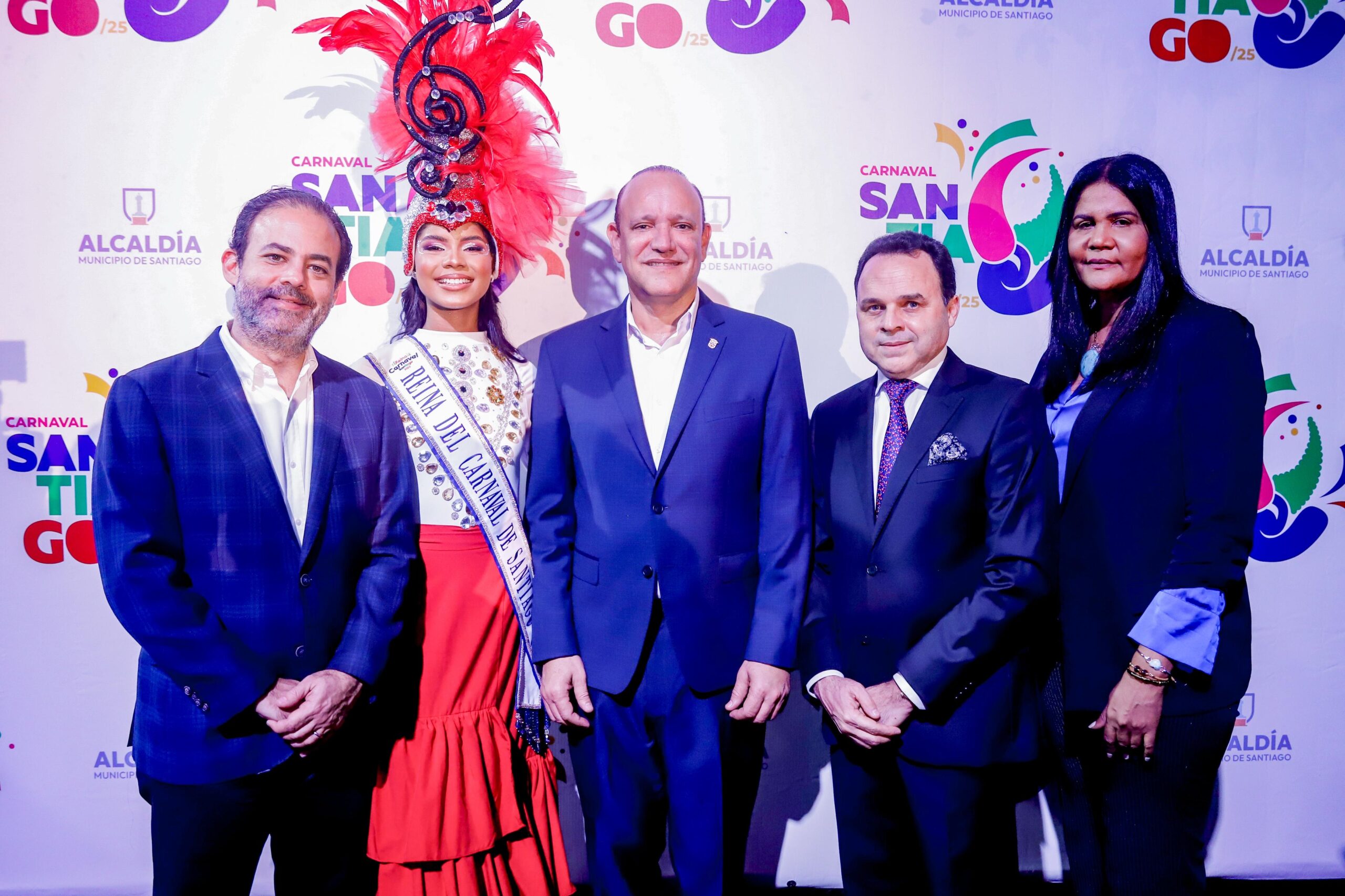 Santiago Presenta Su Carnaval 2025 Como El Mejor Del Pais 3 Scaled