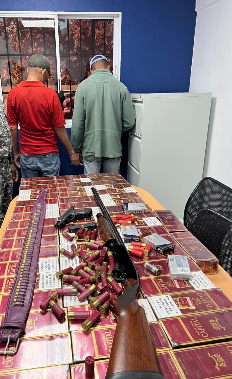 Cigarrillos Y Armas