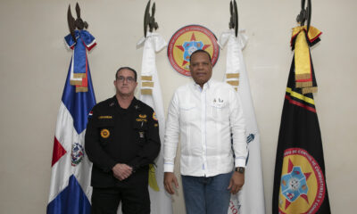 Foto 1 Director Ejecutivo De Pro Consumidor Eddy Alcantara Junto Al Director Del CECCOM General De Brigada Cesar Miranda Manon ERD