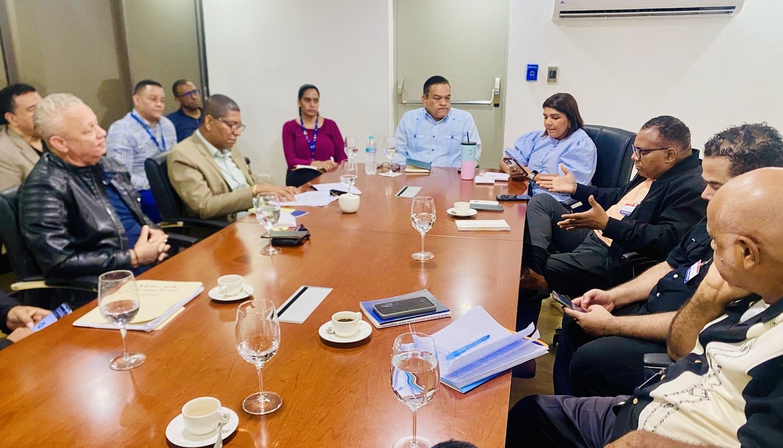 Los Directivos De Sociedades De Gestion Colectiva Reunidos Con El Director De La ONDA