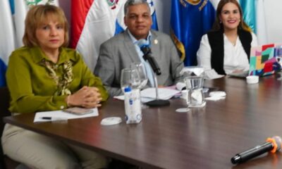 Foto El Vicepresidente Del PARLACEN Ramon Emilio Goris Junto A Las Diputadas Michelle Ortiz Y Margarita Pimentel.