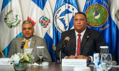Foto El Vicepresidente Del PARLACEN Ramon Emilio Goris Y El Secretario De La Junta Directiva Diputado Eddy Antonio German