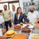 Directora General De Superate Gloria Reyes Conversa Con Facilitadores Y Estudiantes De Reposteria En CSCS 16 De Agosto Santiago