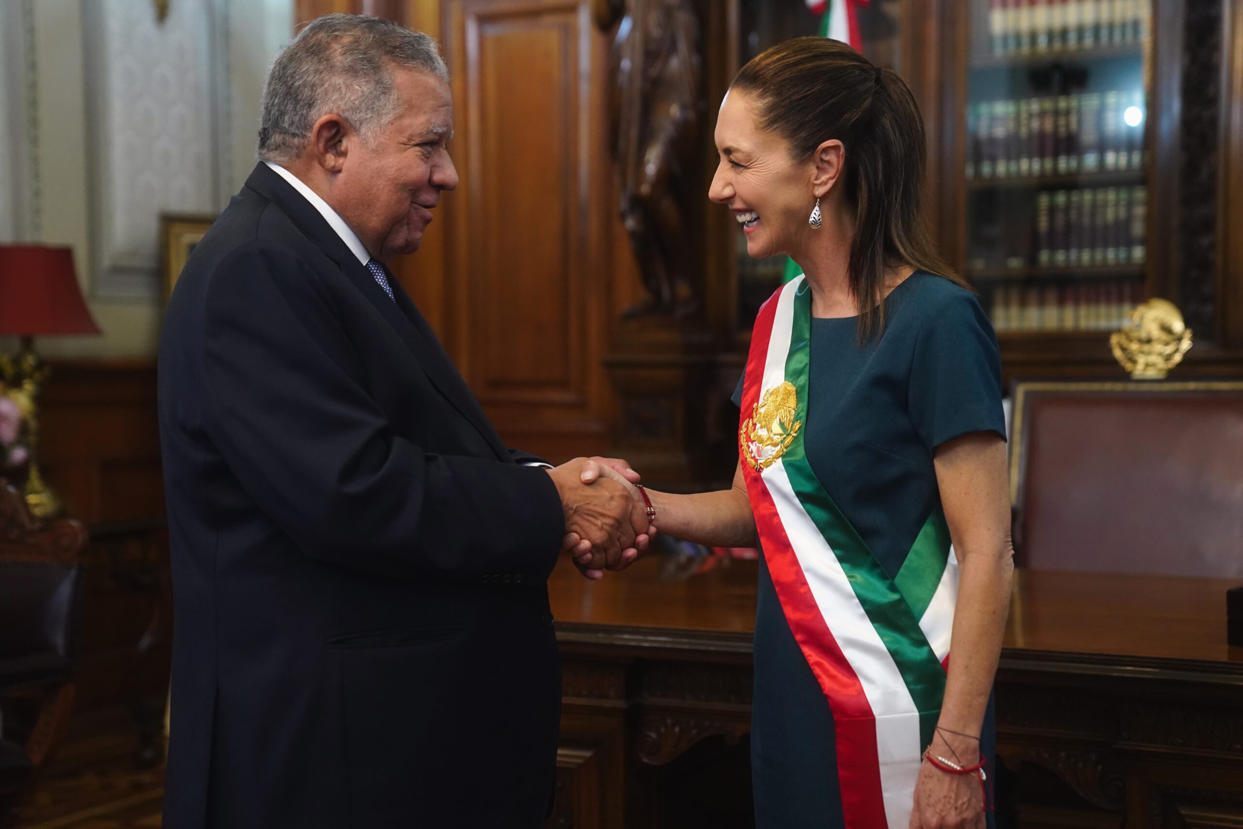 Fotografia I El Embajador Juan Bolivar Diaz Presenta Cartas Credenciales Ante La Presidenta Sheinbaum Scaled