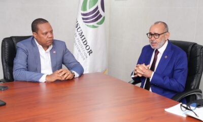 El Director Ejecutivo De Pro Consumidor Eddy Alcantara Y El Titular Del INABIE Victor Castro En La Reunion Que Sostuvieron Para El Acuerdo Interinstitucional. 1