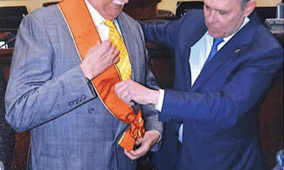 Foto Juan Luis Seliman En El Acto De Condecoracion