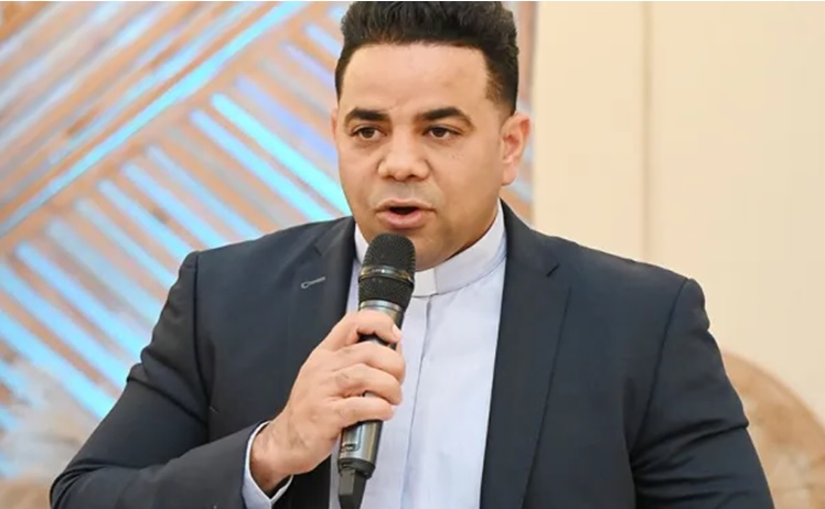 Zzzzzzzzzzzzzzzzzzzzzzz Padre Dominicano Es El Nuevo Parroco En Iglesia El Bronx