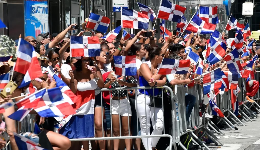 Zzzzzzzzzzzzzzzzzzzzzzzz Preocupacion Entre Dominicanos En NY Por Anuncio Revisaran 55 Millones Titulares Con Visas