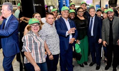 Los 300 Con Leonel Reciben A Su Lider Al Llegar NYC A Media Noche Este Sabado Por JFK