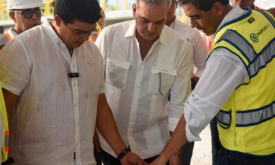 Presidente Luis Abinader Junto Al Director De La CAASD