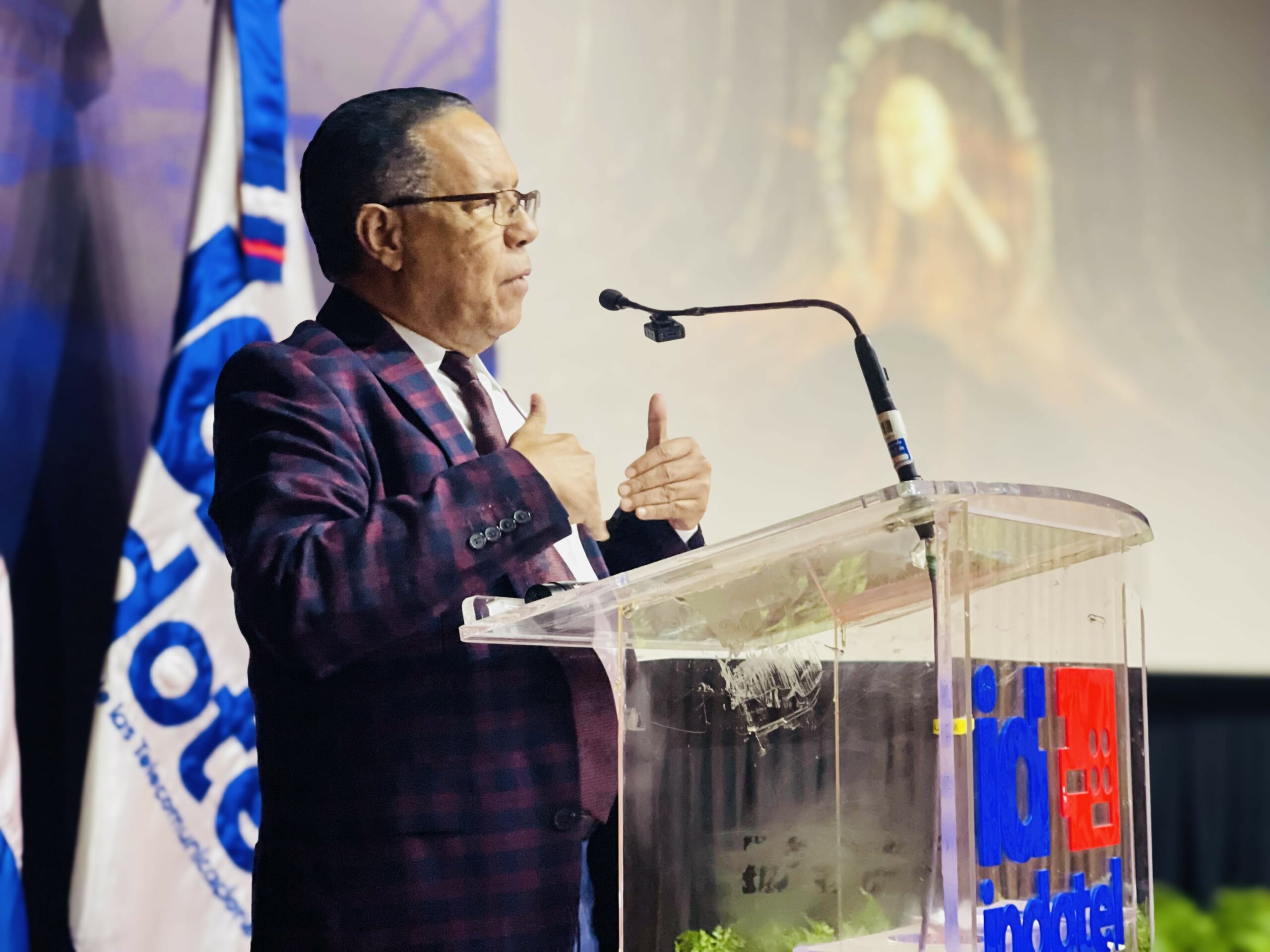 Jose Tejada Gomez Pronuncia Su Discurso Tras Recibir El Galardon Scaled
