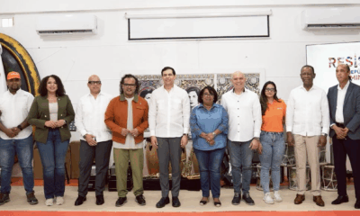 Artistas En El Acto 1