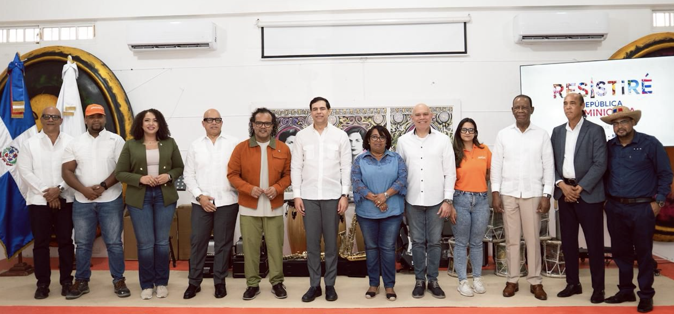 Artistas En El Acto 1