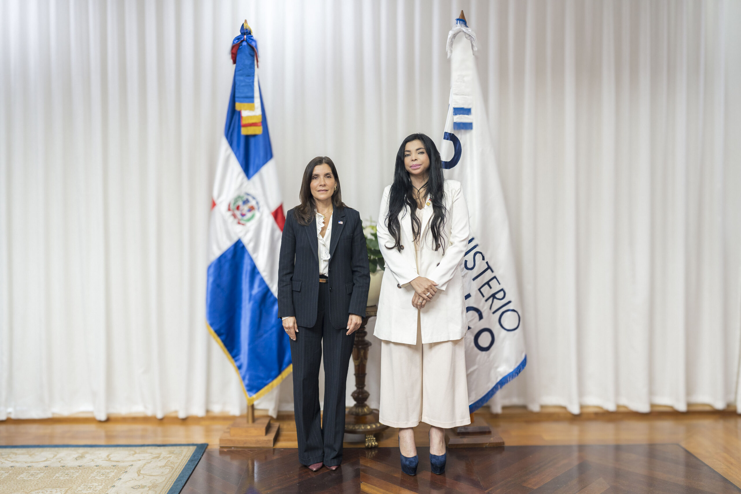 PGR Recibe Embajadora De USA 005 Scaled