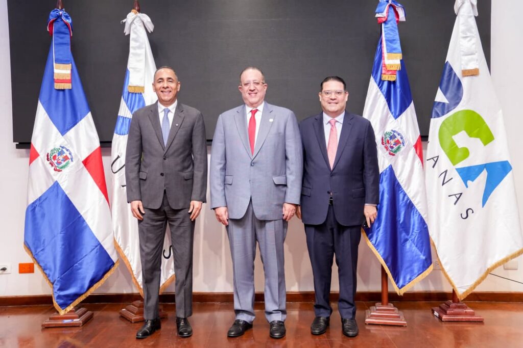 Foto 3 Neson Arroyo MagPn Diaz Y Yayo Sanz Lovaton