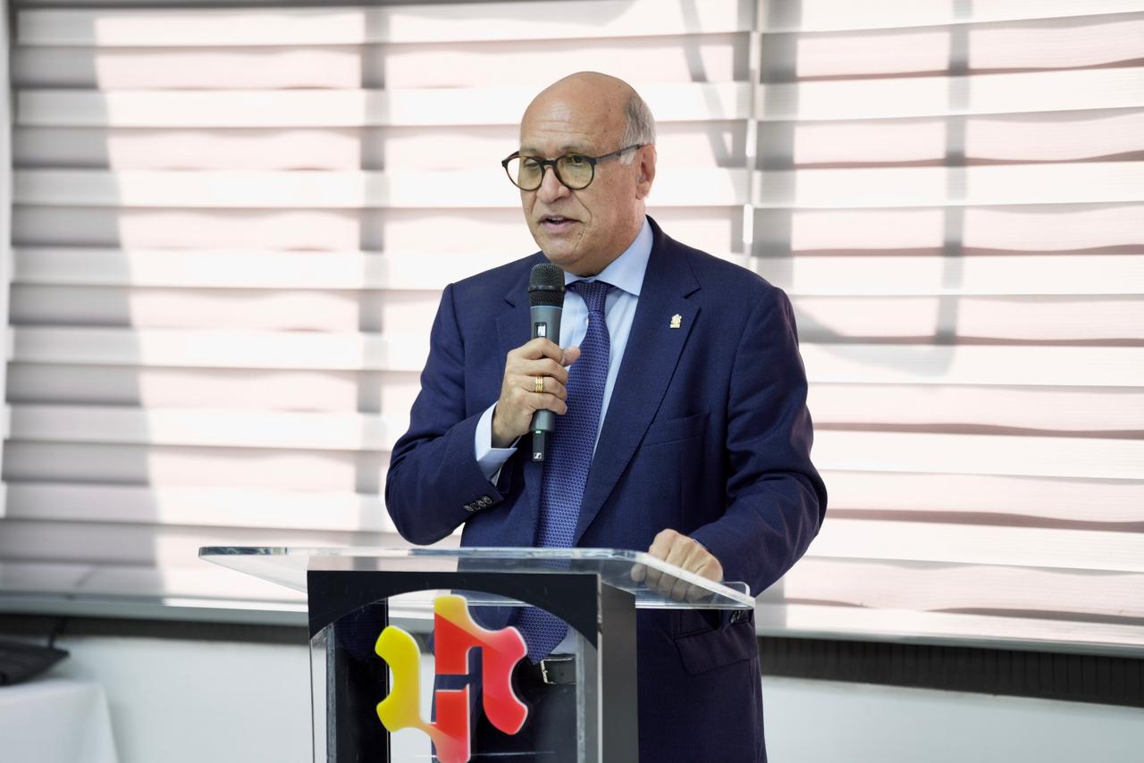 Angelo Viro En Rueda De Prensa