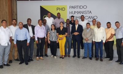 Foto El Presidente Del PHD Ramon Emilio Goris Junto A Otros Altos Dirigentes Del Partido