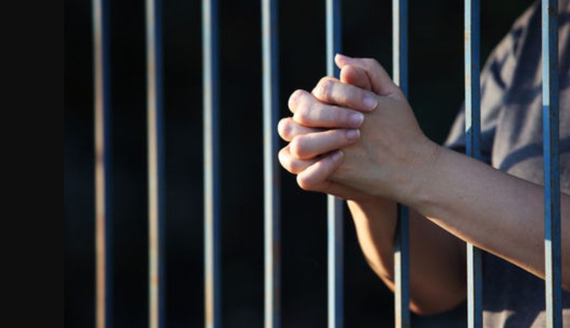MUJER EN PRISION 