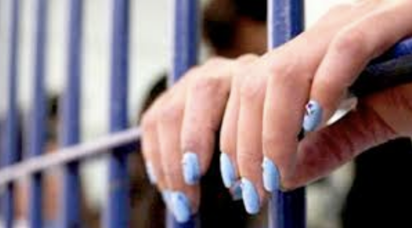 PRISION MUJER