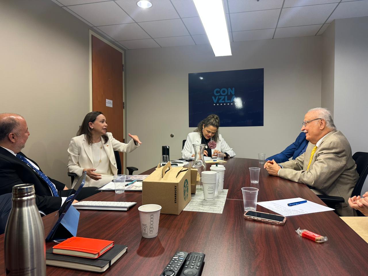 Foto 1 Maria Corina Machado En La Reunion Con Los Lideres De La ODCA En Washington Estados Unidos