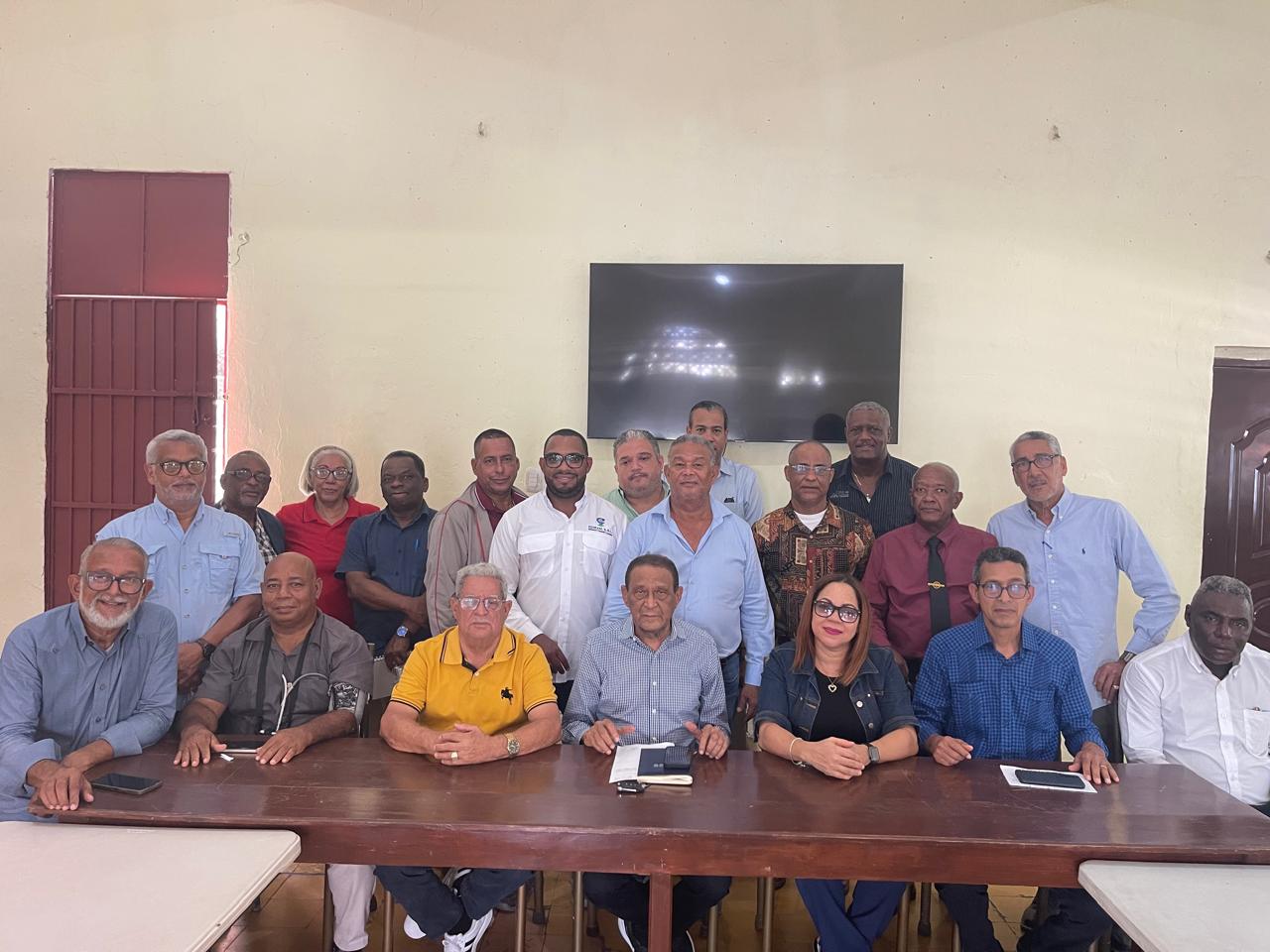 Foto Fiquito Vasquez Junto Dirigentes Del Movimiento Electoral Penagomista