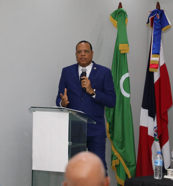 Foto SANTIAGO. El Director Ejecutivo De Pro Consumidor Habla En El Encuentro En La Federacion Regional De Cooperativas Del Cibao Central