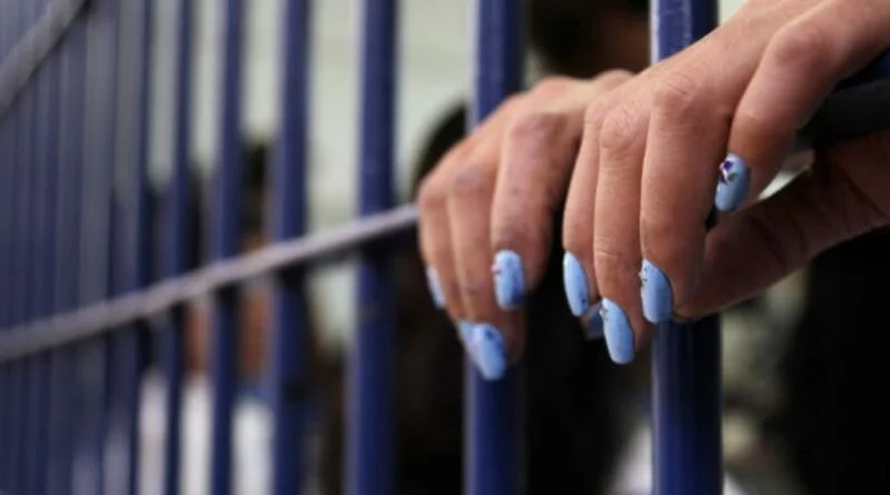 Mujer En Prision