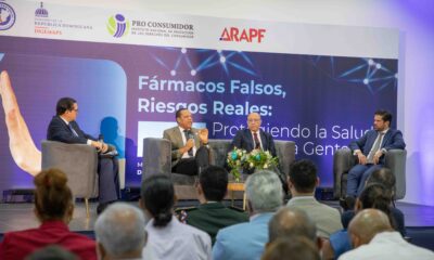 El Director De Pro Consumidor Eddy Alcantara Expone En El Foro Farmacos Falsos Riesgos Reales Protegiendo La Salud De Nuestra Gente