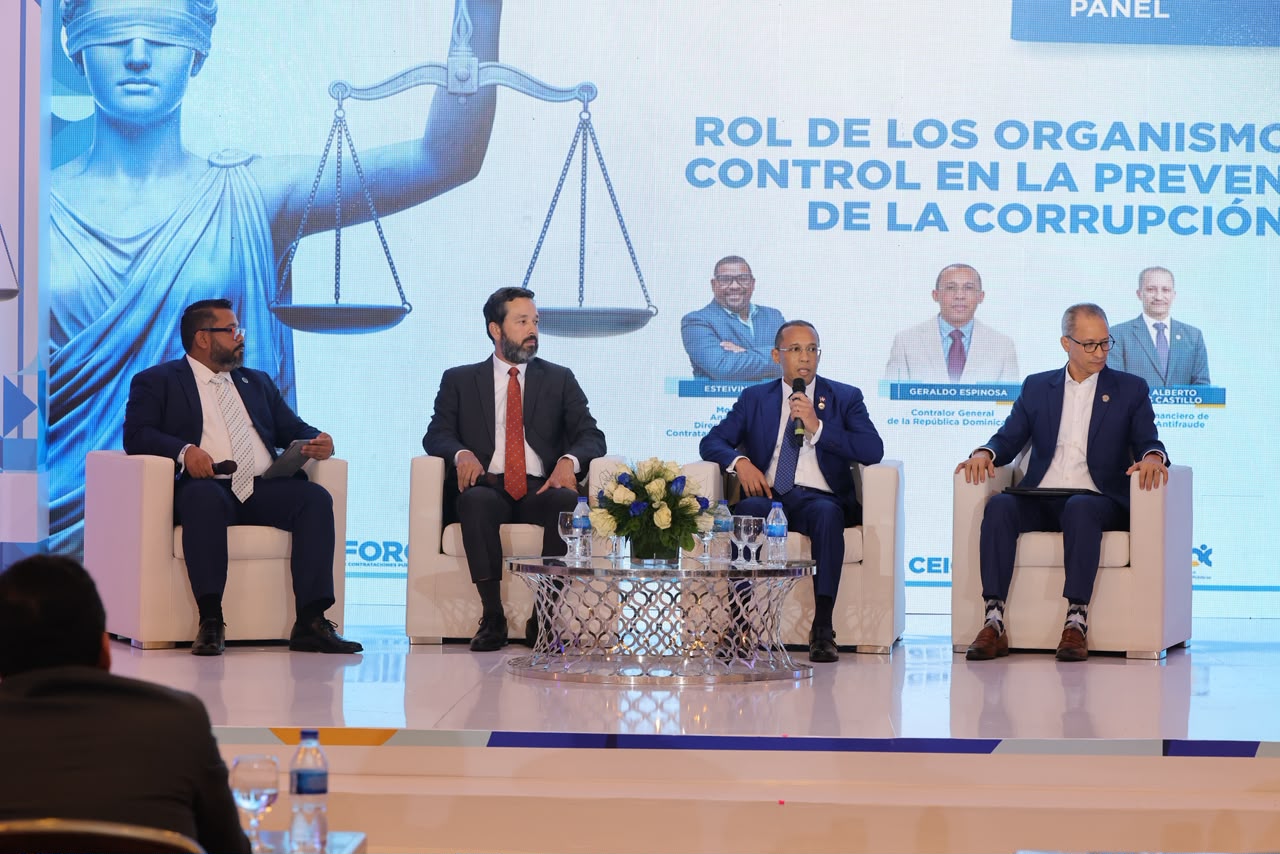 Contralor Participa En Panel Rol De Organos De Control