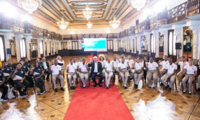 Presidente Con Estudiantes Sordos